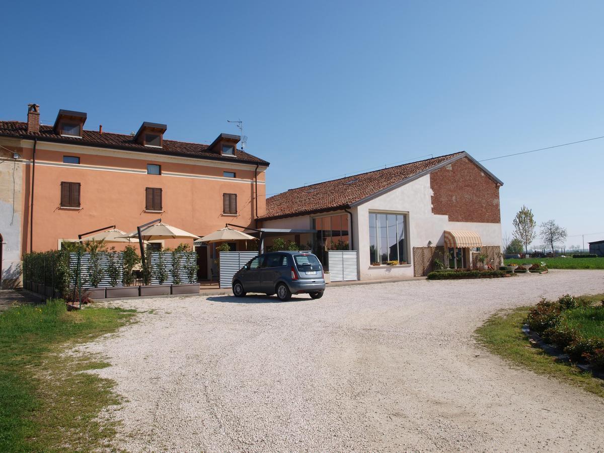 Albergue La Cascina Del Sole Rivarolo del Re ed Uniti Exterior foto